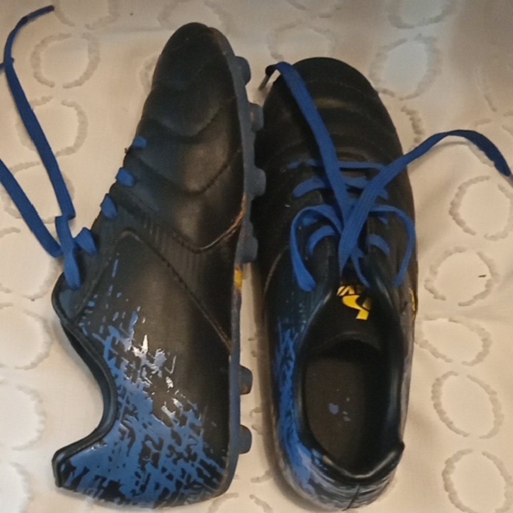 Kids Black and Blue Cleats